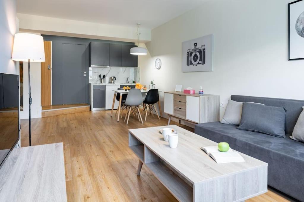 Large Comfy, Modern Studio 5 Min To Acropolis Atene Esterno foto