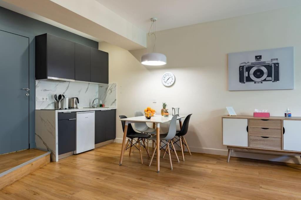 Large Comfy, Modern Studio 5 Min To Acropolis Atene Esterno foto